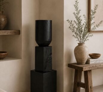 פסל דקורטיבי BLACK TOTEM